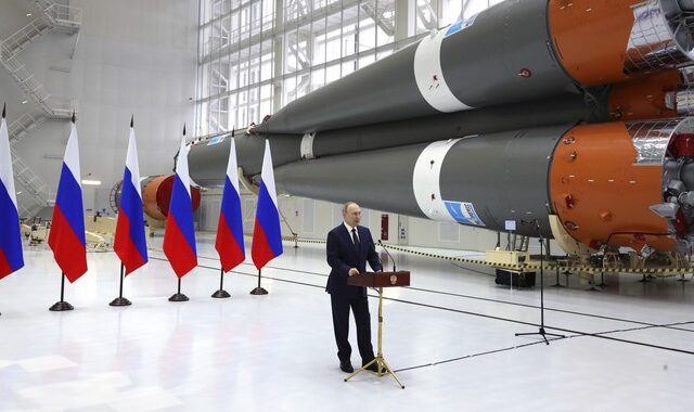 Ο Πούτιν δίνει “τροφή για σκέψη” δοκιμάζοντας πυρηνικά – Τι είναι ο πύραυλος Satan II