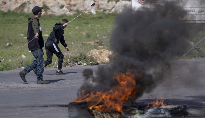 Ισραήλ: Χάος στην Πλατεία των Τεμενών – Επεισόδια Παλαιστινίων με την αστυνομία