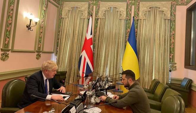 Πόλεμος στην Ουκρανία: Στο Κίεβο ο Μπόρις Τζόνσον – Συνάντηση με Ζελένσκι
