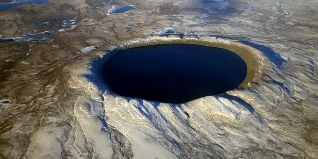 “Βουτιά” στον κρατήρα Pingualuit που χαρακτηρίστηκε “όγδοο θαύμα του κόσμου”