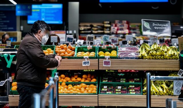 Στο κυνήγι της φθηνότερης τιμής οι καταναλωτές