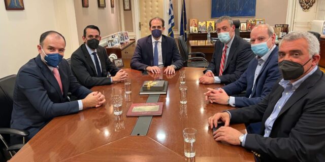 Φορολογικός “άξονας” τριών σημείων στη συνάντηση Βεσυρόπουλου – Ελληνικής Ένωσης Καφέ