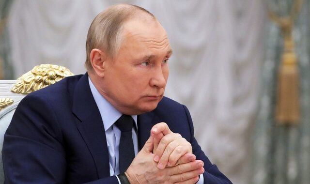 Τηλεφωνική επικοινωνία Πούτιν-Σολτς με αιχμές κατά του Κιέβου