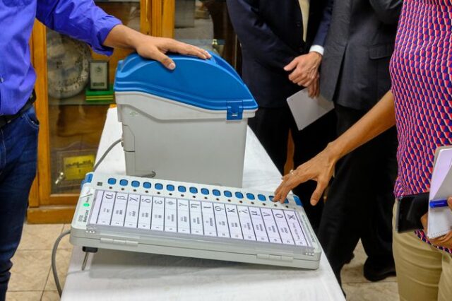 Ηλεκτρονικές εκλογές στα σωματεία: Απειλείται με κατάρρευση το αφήγημα Χατζηδάκη