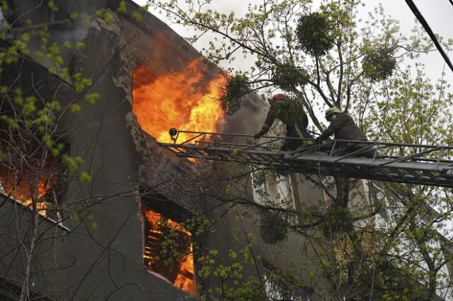 Ουκρανία: “Βομβαρδίζουν το Χάρκοβο και στοχεύουν αμάχους” καταγγέλλει ο δήμαρχος της πόλης