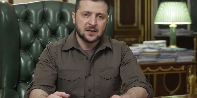 Πόλεμος στην Ουκρανία: Περισσότερα όπλα και σκληρότερες κυρώσεις ζήτησε ο Ζελένσκι