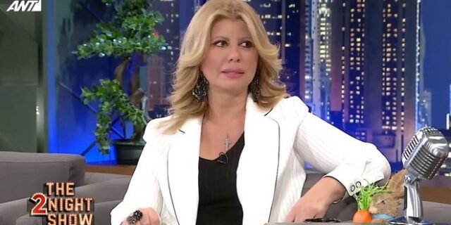 Ζήνα Κουτσελίνη: “Ο πατέρας μου μαχαίρωσε τη μάνα μου με φαλτσέτα, τη σκότωνε μπροστά μου”