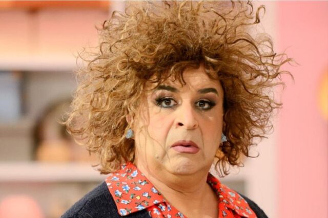 “Mrs. Brown’s Boys”: Αυτή είναι η σειρά που, δυστυχώς, έφερε ο Σεφερλής στην Ελλάδα