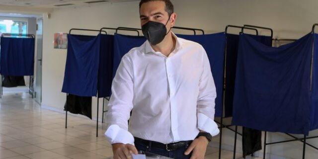 ΣΥΡΙΖΑ: Ψήφισε ο Αλέξης Τσίπρας – “Σήμερα είναι η Κυριακή της δημοκρατίας”