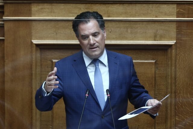 Γεωργιάδης: “Έχω αρμοδιότητα σε όλη την αγορά – Δεν μπορεί να δουλέψει πουθενά η κόρη μου;”