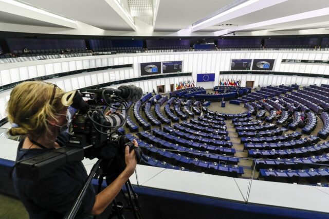 Το Ευρωκοινοβούλιο “κατέβασε” την έκθεση για την ελευθερία του Τύπου στην Ελλάδα