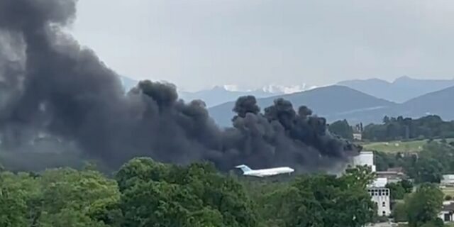 Ελβετία: Φωτιά στο αεροδρόμιο της Γενεύης – Διακόπηκε προσωρινά η εναέρια κυκλοφορία