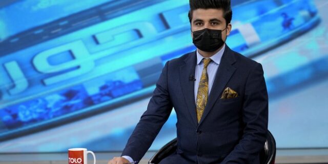 Αφγανιστάν: Τηλεπαρουσιαστές καλύπτουν τα πρόσωπά τους σε ένδειξη υποστήριξης για τις γυναίκες