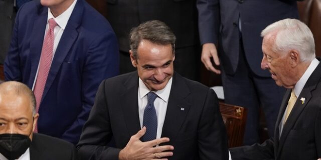 Ο Μητσοτάκης θέλει “επιτυχίες”, για να μην έχει δίλημμα το καλοκαίρι…