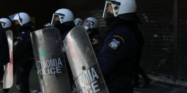 Μεγάλη επιχείρηση “σκούπα” της ΕΛ.ΑΣ. στην Ομόνοια