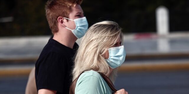 Κορονοϊός: 913 νέα κρούσματα σήμερα στην Αττική