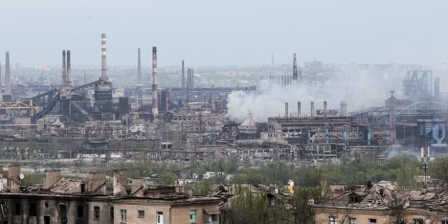 Ουκρανία: Αγωνία για τους μαχητές στο Αζοφστάλ – Ρωσική φρεγάτα επλήγη από πύραυλο στη Μαύρη Θάλασσα