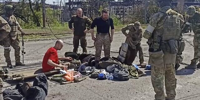 Ρωσία: 771 Ουκρανοί μαχητές παραδόθηκαν από το Αζοφστάλ το τελευταίο 24ωρο