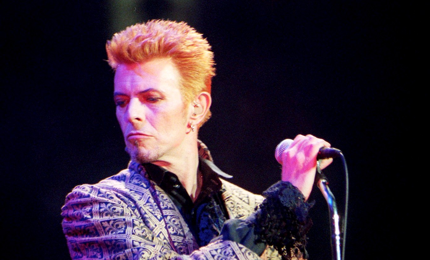 Η ζωή του David Bowie πίσω και μπροστά από τις κάμερες