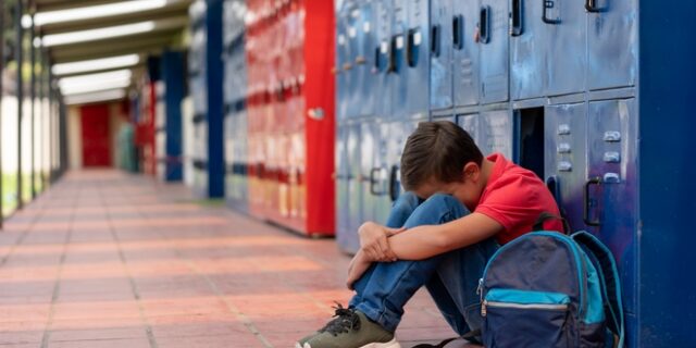 Θεσσαλονίκη: Πατέρας καταγγέλλει bullying στο σχολείο του γιου του – “Τον μαχαίρωσαν στον ωμοπλάτη”