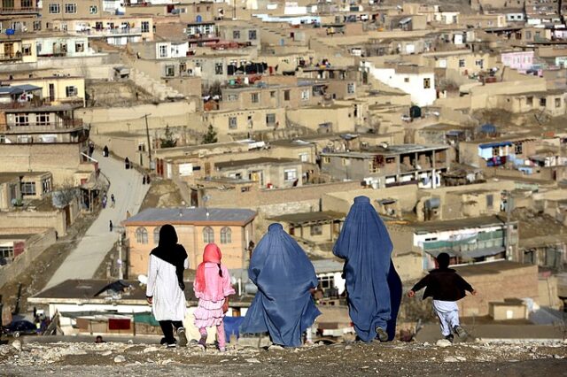 Αφγανιστάν: Γύρισε 20 χρόνια πίσω, υποχρεωτική η μπούργκα για τις γυναίκες