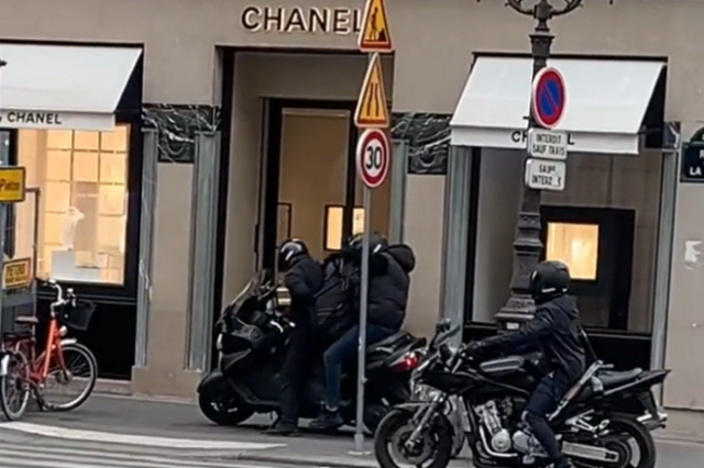 Βίντεο: Ένοπλη ληστεία σε κοσμηματοπωλείο του οίκου Chanel στο Παρίσι