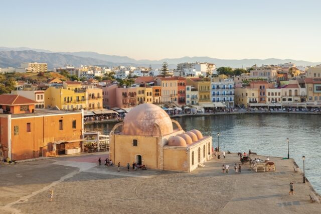 Ποια είναι η τουριστική ζήτηση για Κρήτη και Ρόδο μέχρι το τέλος Αυγούστου – Σε ποια θέση βρίσκονται οι Έλληνες ταξιδιώτες
