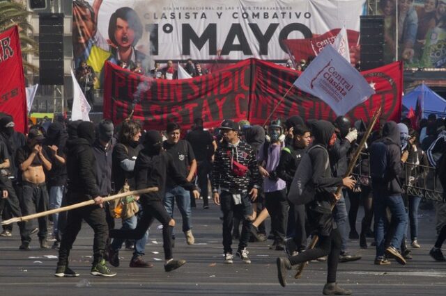 Χιλή: Τρεις τραυματίες από σφαίρες σε διαδήλωση για την Πρωτομαγιά