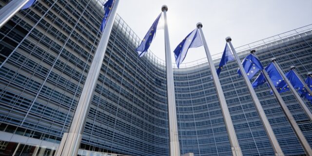 Παραίτηση Τζόνσον – Κομισιόν: Οι πολιτικές εξελίξεις δεν αλλάζουν τη θέση μας για το πρωτόκολλο της Β. Ιρλανδίας