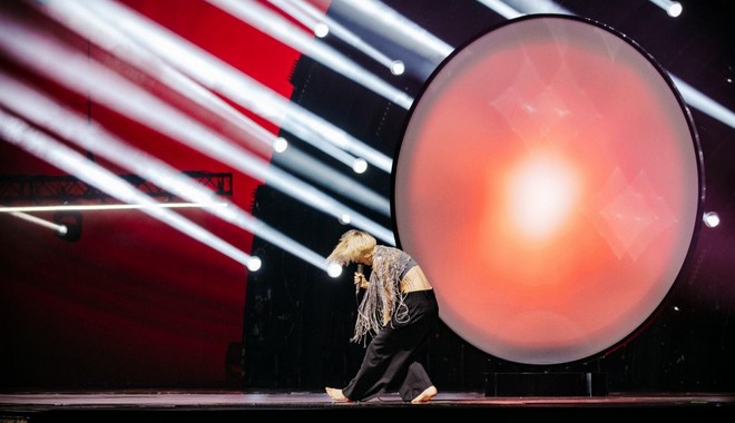 Eurovision 2022: Χάος στην πρόβα της Σουηδίας – Χτύπησε ρεύμα την τραγουδίστρια πάνω στη σκηνή