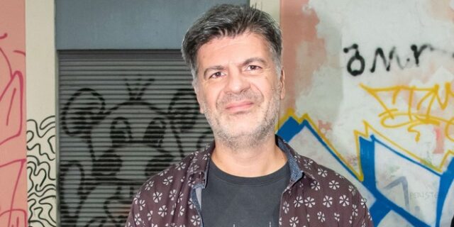 Φοίβος Δεληβοριάς: Με εκπομπή – έκπληξη στην ΕΡΤ1