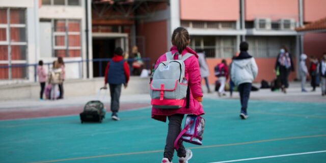 Γκάγκα: Με μάσκα τα παιδιά στα σχολεία όπου υπάρχει συγχρωτισμός – Σε επιφυλακή για την ηπατίτιδα