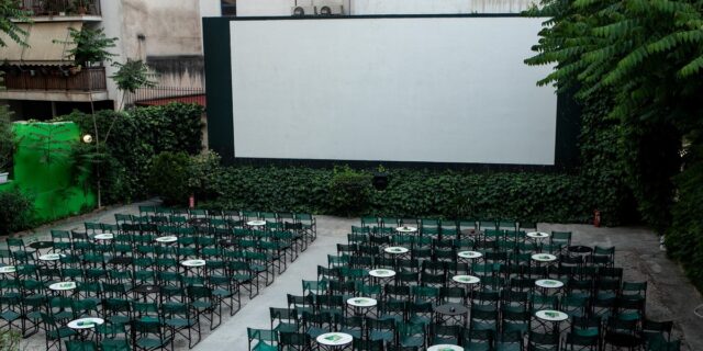 Ξαναζούμε τα καλύτερα μας χρόνια, μες στα θερινά τα σινεμά