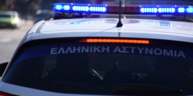 Καρδίτσα: Συνελήφθη ο ιδιοκτήτης του σκύλου που τον είχε ανεβάσει στην οροφή του αυτοκινήτου του