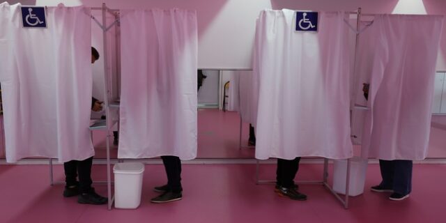 Γνώση και δικαίωμα ψήφου: Θα έπρεπε να συνδέονται;