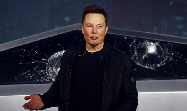 Έλον Μασκ: Απαγορεύει την τηλεργασία για τους υπαλλήλους της Tesla – “Πηγαίνετε αλλού να δουλέψετε”