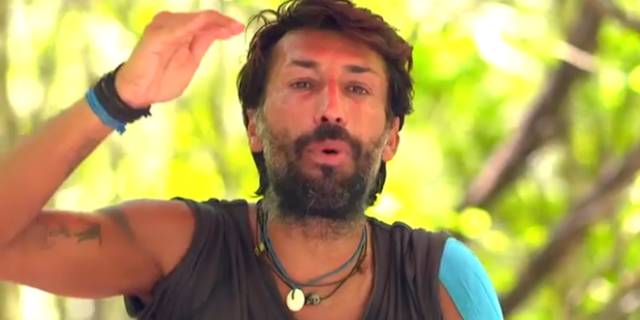 Survivor: Περήφανος ο Εμμανουήλ, τα “χώνει” στον Καραγκούνια – “Άντε γεια, δεν σε βλέπω καν”