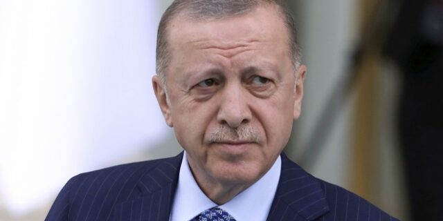 Κιλιτσντάρογλου: Ο Ερντογάν βγάζει λεφτά στο εξωτερικό και σχεδιάζει να φύγει από τη χώρα