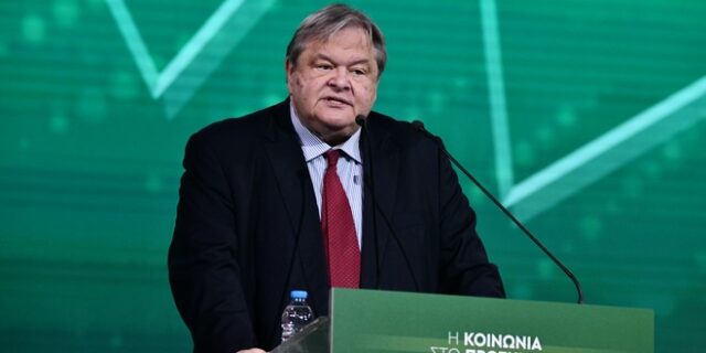 Βενιζέλος: “Τα κόμματα οφείλουν να έχουν τις φιλοδοξίες τους – Το ίδιο ισχύει και για το ΠΑΣΟΚ”