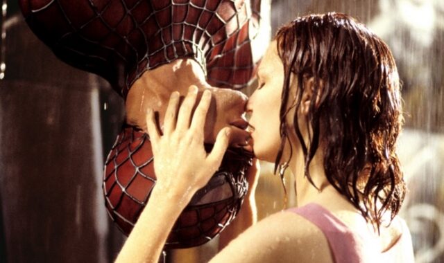 Spiderman: Γιατί η σκηνή με το ανάποδο φιλί ήταν εφιάλτης για τον Maguire