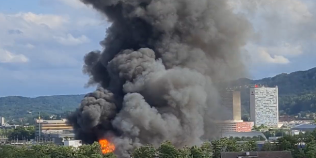 Ελβετία: Μεγάλη φωτιά σε βιομηχανικό κτίριο έξω από τη Ζυρίχη