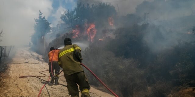 Βόρεια Εύβοια: Σε ύφεση η φωτιά που ξέσπασε από κεραυνούς