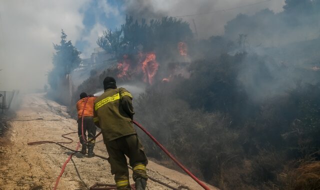 Βόρεια Εύβοια: Σε ύφεση η φωτιά που ξέσπασε από κεραυνούς
