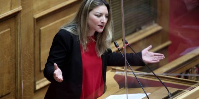 Έκθεση Κομισιόν για το Κράτος Δικαίου: Σε καθεστώς “υψηλού κινδύνου” η πολυφωνία στην Ελλάδα