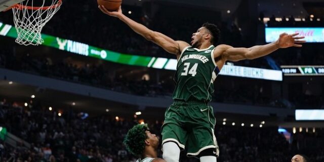 Ο Γιάννης Αντετοκούνμπο έγραψε το πρώτο 40/20 παιχνίδι μετά από 21 χρόνια