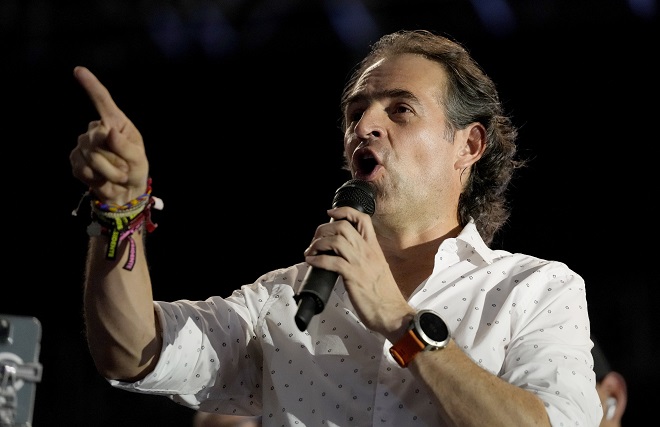 Κολομβία: Ο Φεντερίκο Γκουτιέρες καταγγέλλει πως βρέθηκε κρυμμένο μικρόφωνο σε γραφείο του