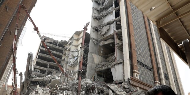 Ιράν: Στους 6 οι νεκροί από την κατάρρευση πολυώροφου κτιρίου – Δεκάδες τραυματίες και αγνοούμενοι