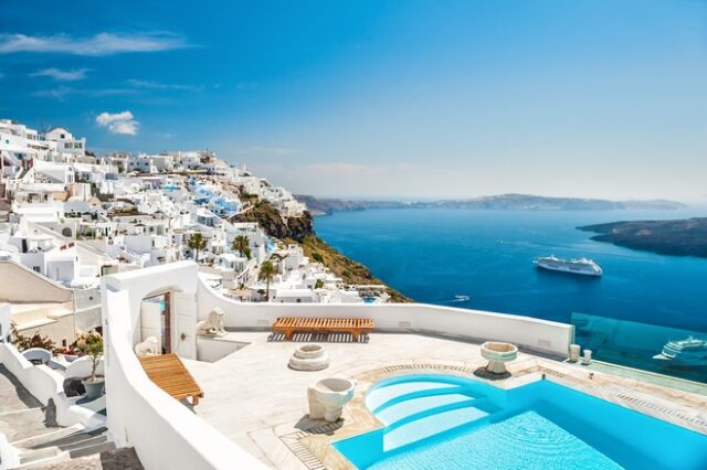 Άδεια έμειναν τα μισά δωμάτια στα ελληνικά ξενοδοχεία τον Απρίλιο