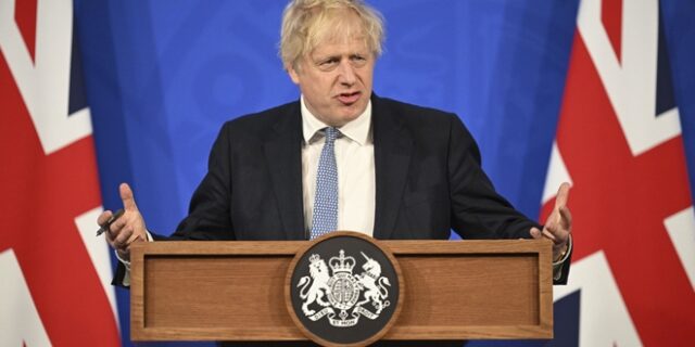 Τζόνσον: Προτείνει να σταλούν πύραυλοι στην Ουκρανία για να χτυπήσουν τον “κροκόδειλο” Πούτιν