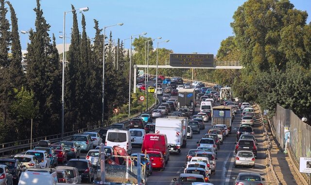 Χάος στον Κηφισό λόγω τροχαίου: Το ασθενοφόρο δεν μπορούσε να φτάσει καθώς η ΛΕΑ ήταν… μπλοκαρισμένη